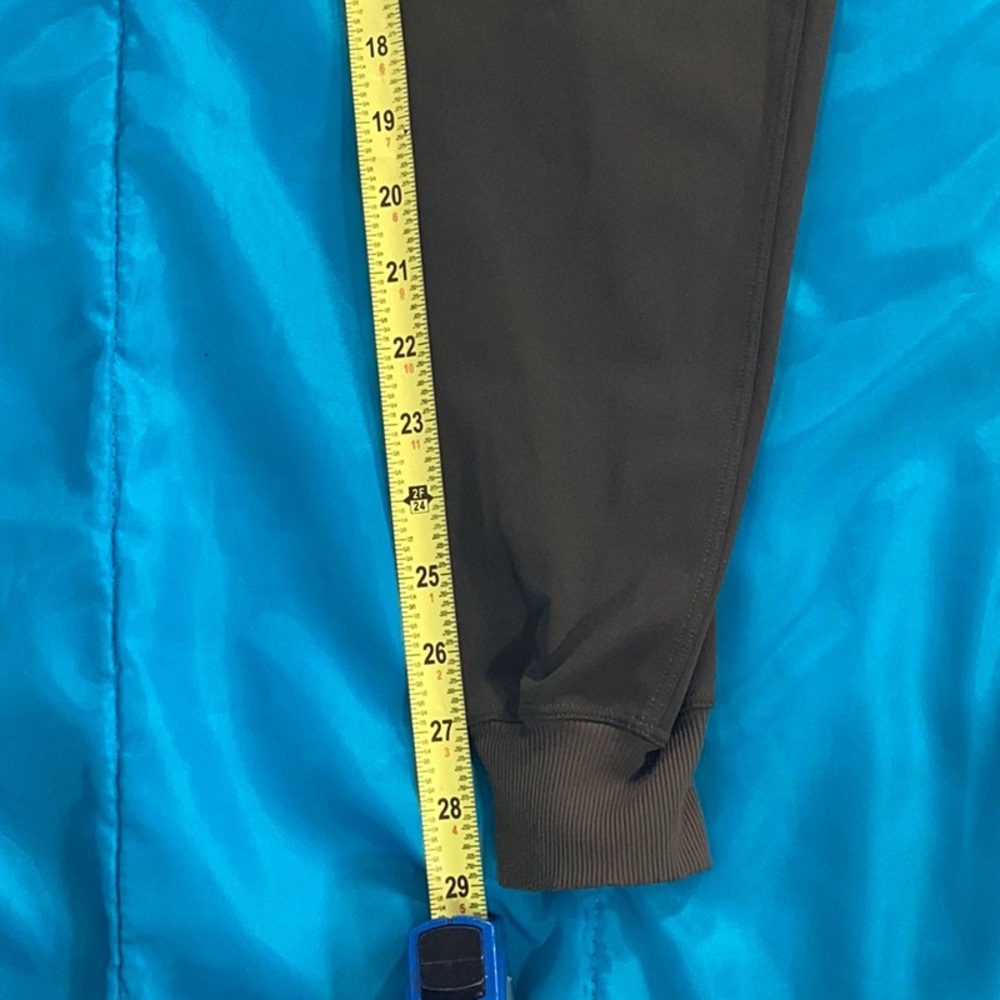 Lululemon on the fly joggers - Picture 10 of 10